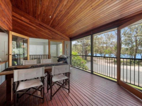 Lakeside Lodge